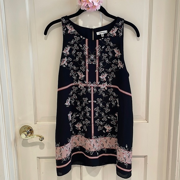 Max Studio top - Picture 1 of 2